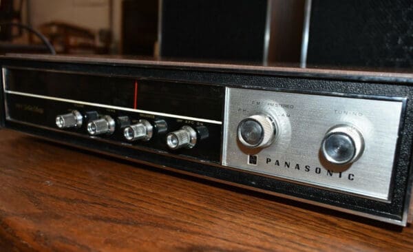 Retro 1960'S Panasonic Re-7671 Am Fm Stereo Set With Speakers, Air Suspension