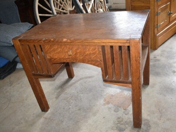 Antique Arts & Crafts Mission Style Oak Kneehole Desk