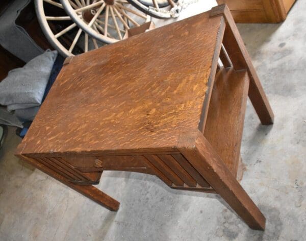 Antique Arts & Crafts Mission Style Oak Kneehole Desk