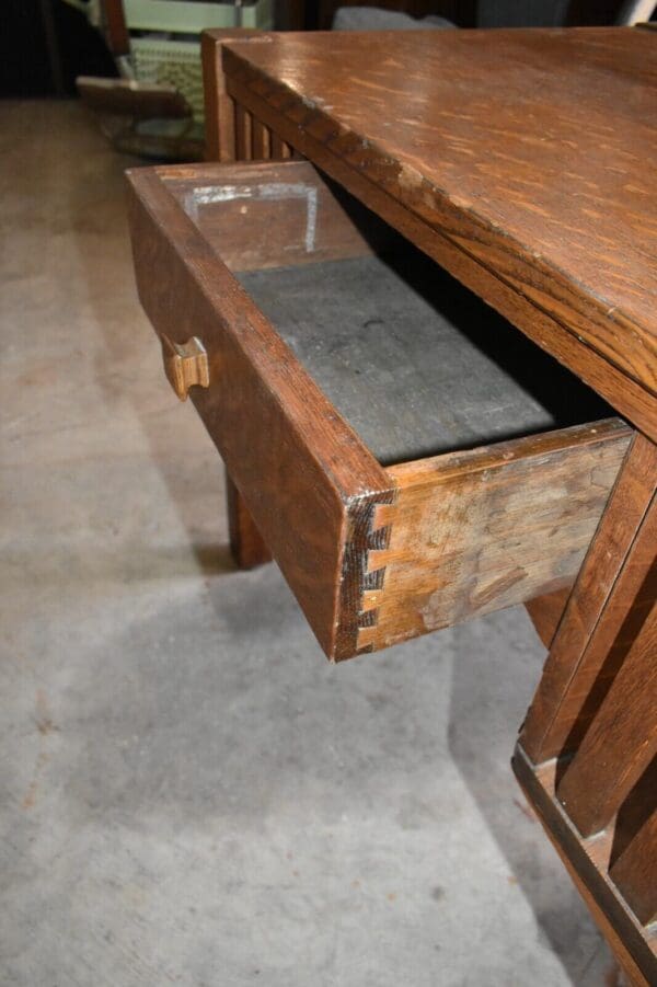 Antique Arts & Crafts Mission Style Oak Kneehole Desk