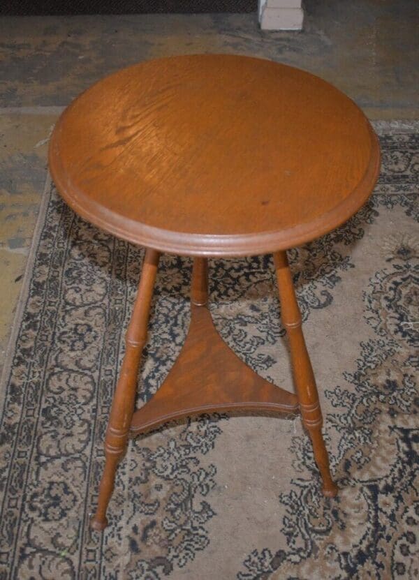 Antique Oak Turned Leg Side Accent Table