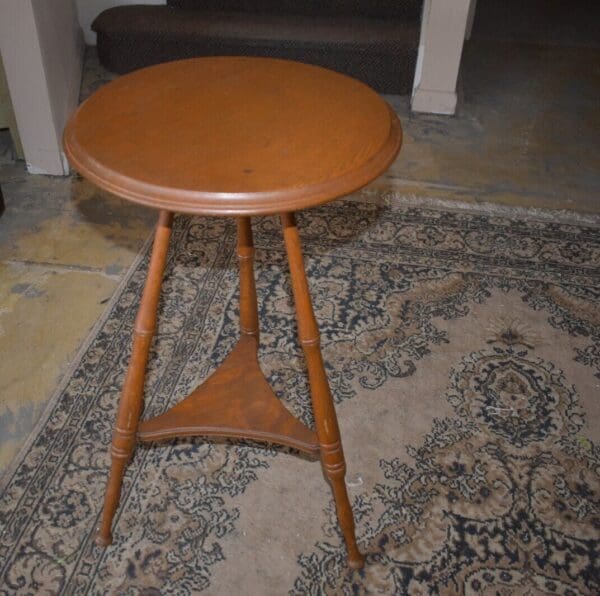 Antique Oak Turned Leg Side Accent Table