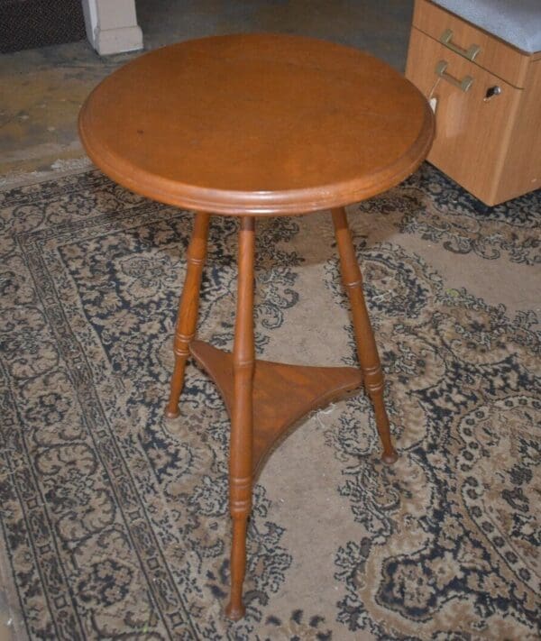 Antique Oak Turned Leg Side Accent Table