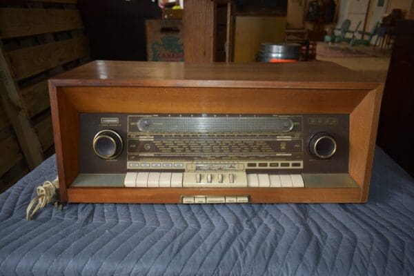 Mid Century Grundig Table Top Tube Radio, Steuergerat 6199, Germany