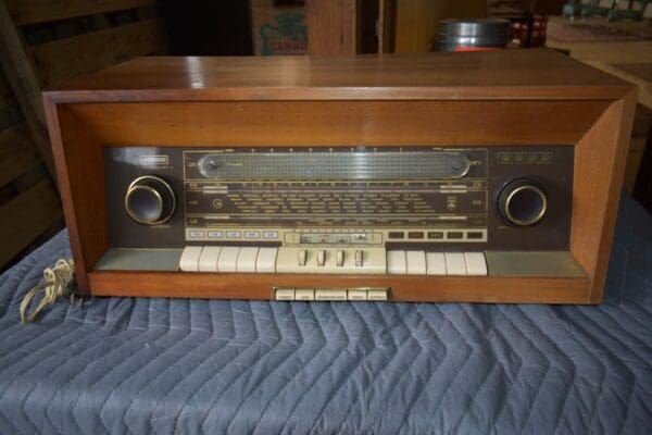 Mid Century Grundig Table Top Tube Radio, Steuergerat 6199, Germany