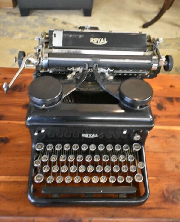 Antique 1930's Royal Typewriter