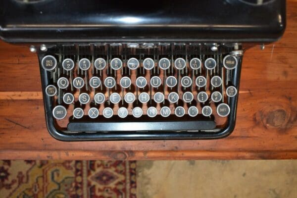 Antique 1930's Royal Typewriter