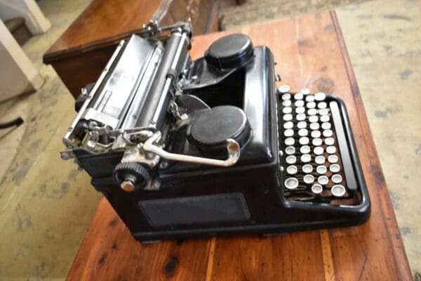 Antique 1930's Royal Typewriter