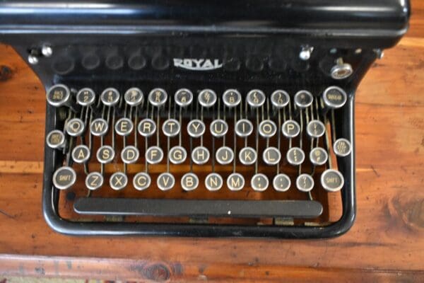 Antique 1930's Royal Typewriter