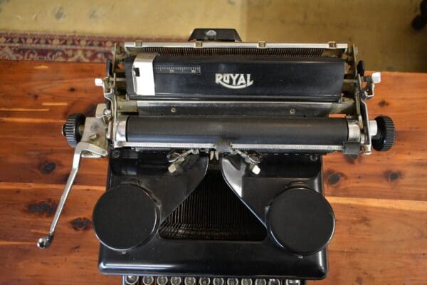 Antique 1930's Royal Typewriter