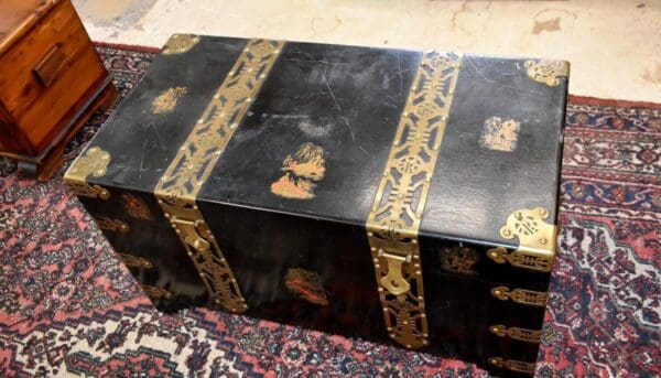 Vintage Camphor Asian Style Blanket Chest