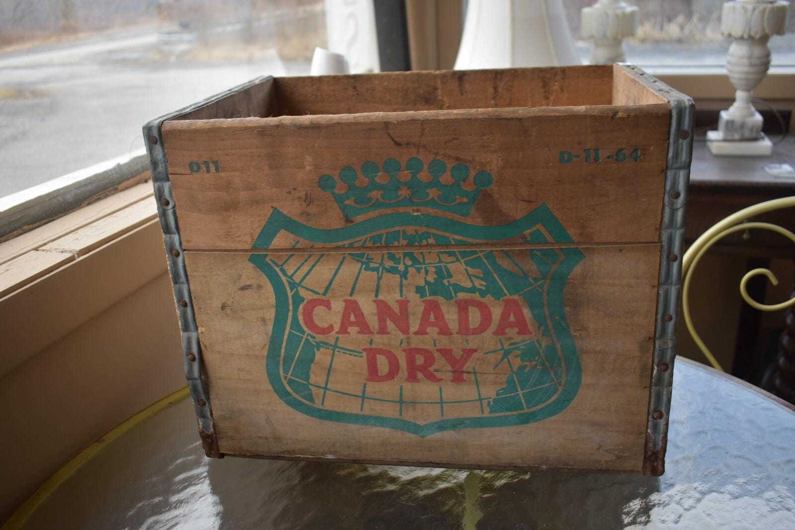Primitive Antique Wood Crate Vintage Canada Dry Box