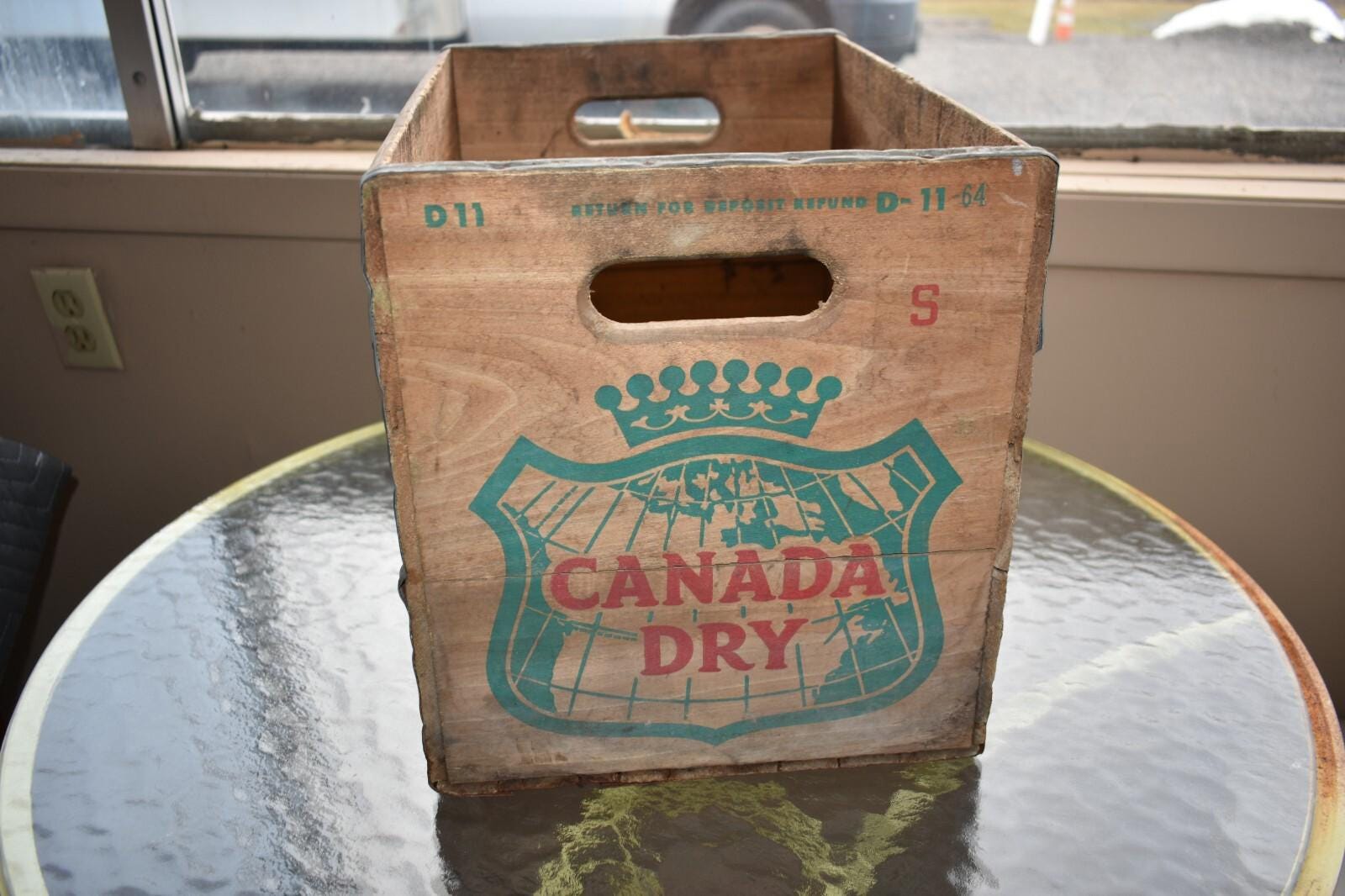Primitive Antique Wood Crate Vintage Canada Dry Box