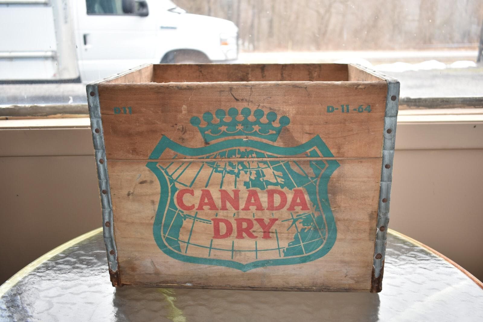 Primitive Antique Wood Crate Vintage Canada Dry Box