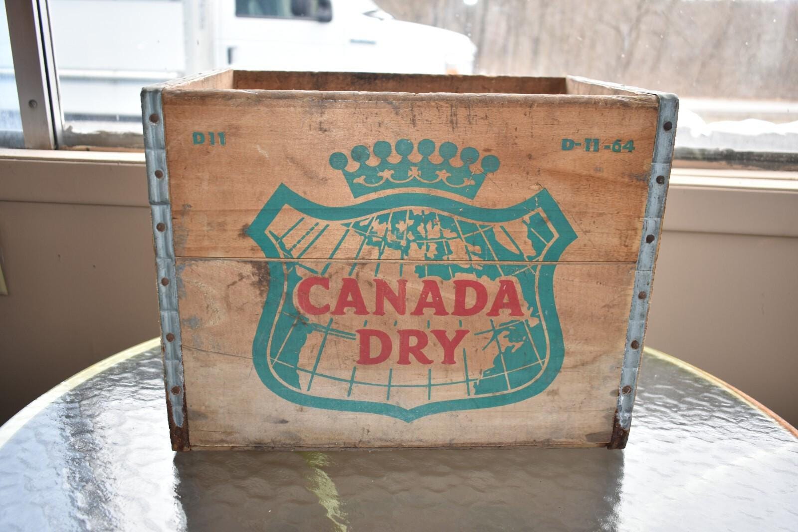 Primitive Antique Wood Crate Vintage Canada Dry Box